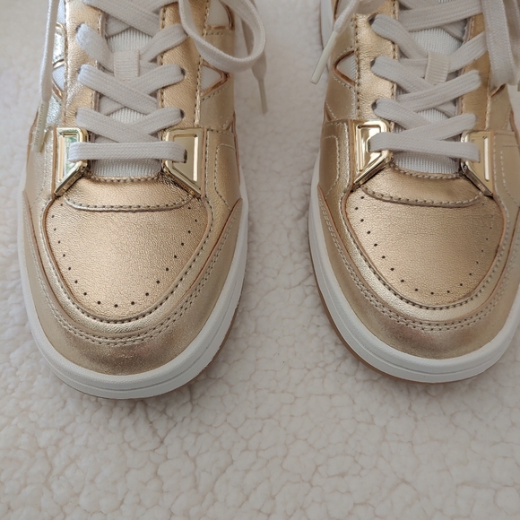 Michael Kors rebel metallic pale gold leather lace up sneakers. Size 7.5 - Picture 6 of 13